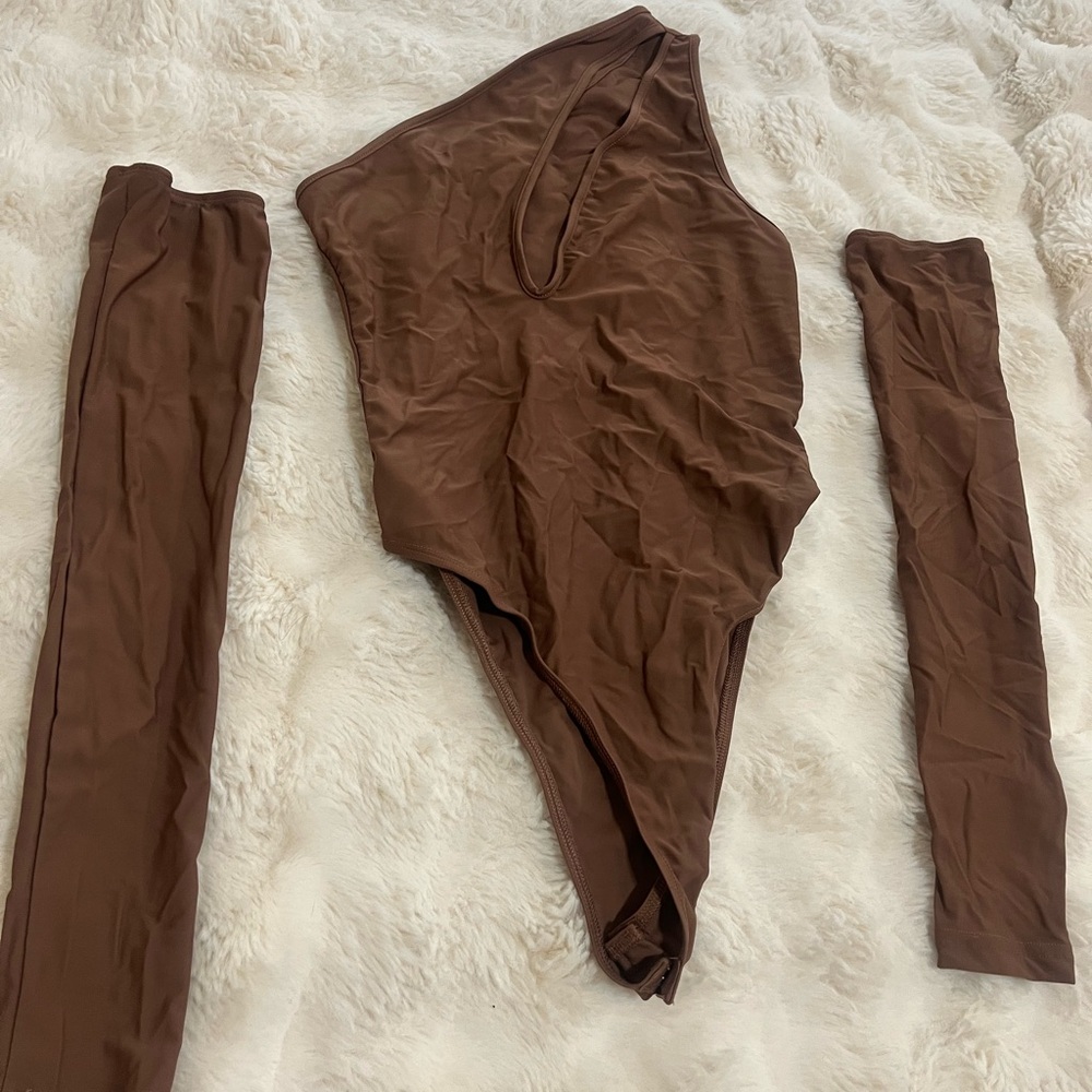 SHEIN Brown Bodysuit with Sleeves
